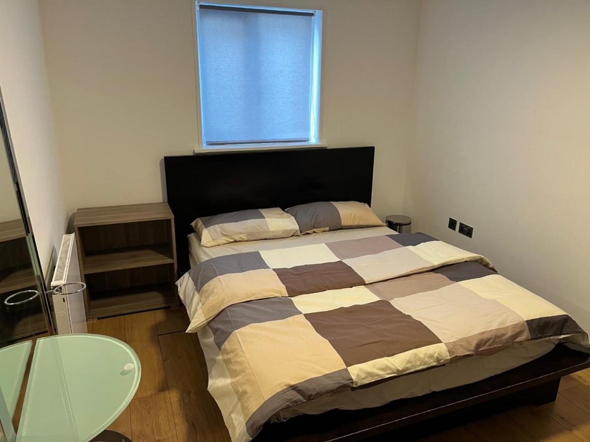 Three Bedroom House In Tooting By Star Apartments Londres Exterior foto