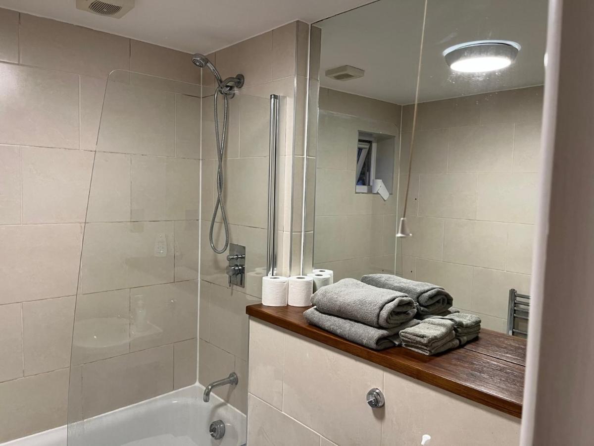 Three Bedroom House In Tooting By Star Apartments Londres Exterior foto
