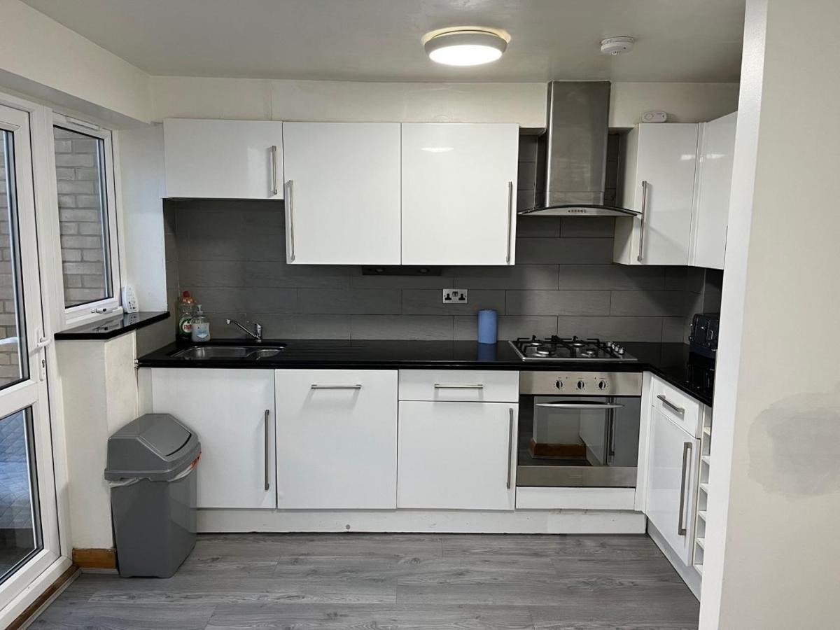 Three Bedroom House In Tooting By Star Apartments Londres Exterior foto